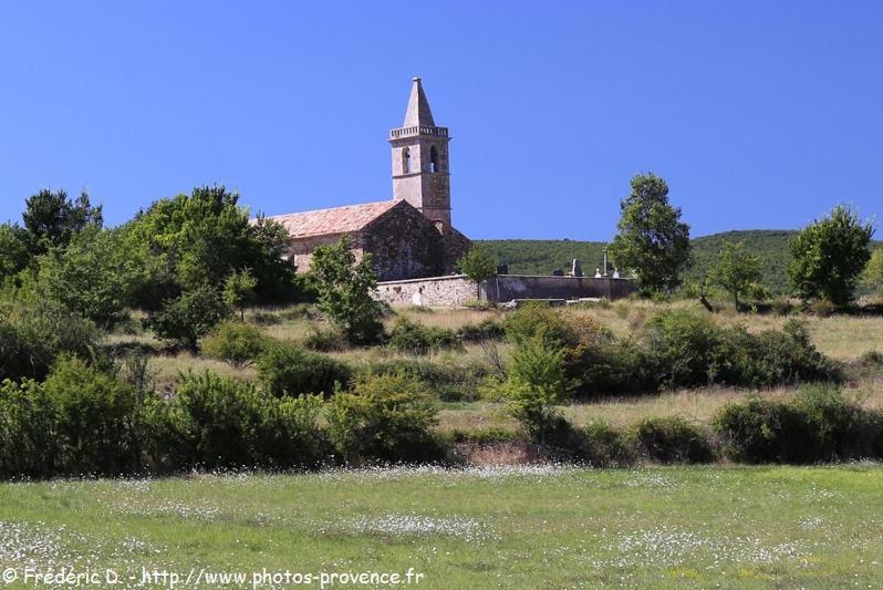 Gite A La Ferme Ongles Exterior photo